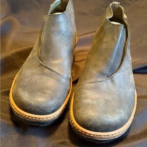 Women’s Black Leather Shoes